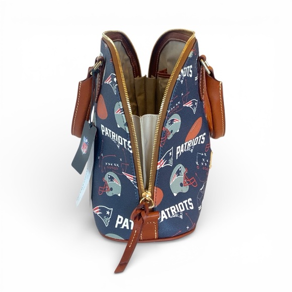 Dooney & Bourke NFL Super Bowl New England Patriots Zip Zip Satchel NWT Soldout - Picture 9 of 16
